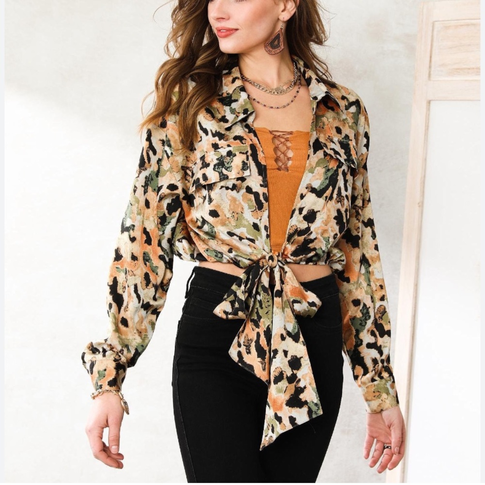 Privy Animal Print Tie-Front Blouse NWOT SIZE LARGE